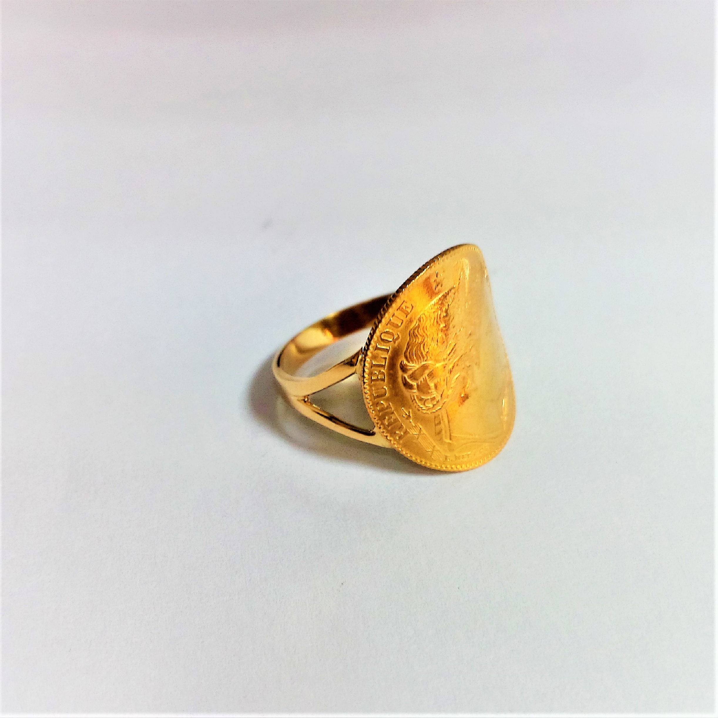 Bague pièce en or jaune